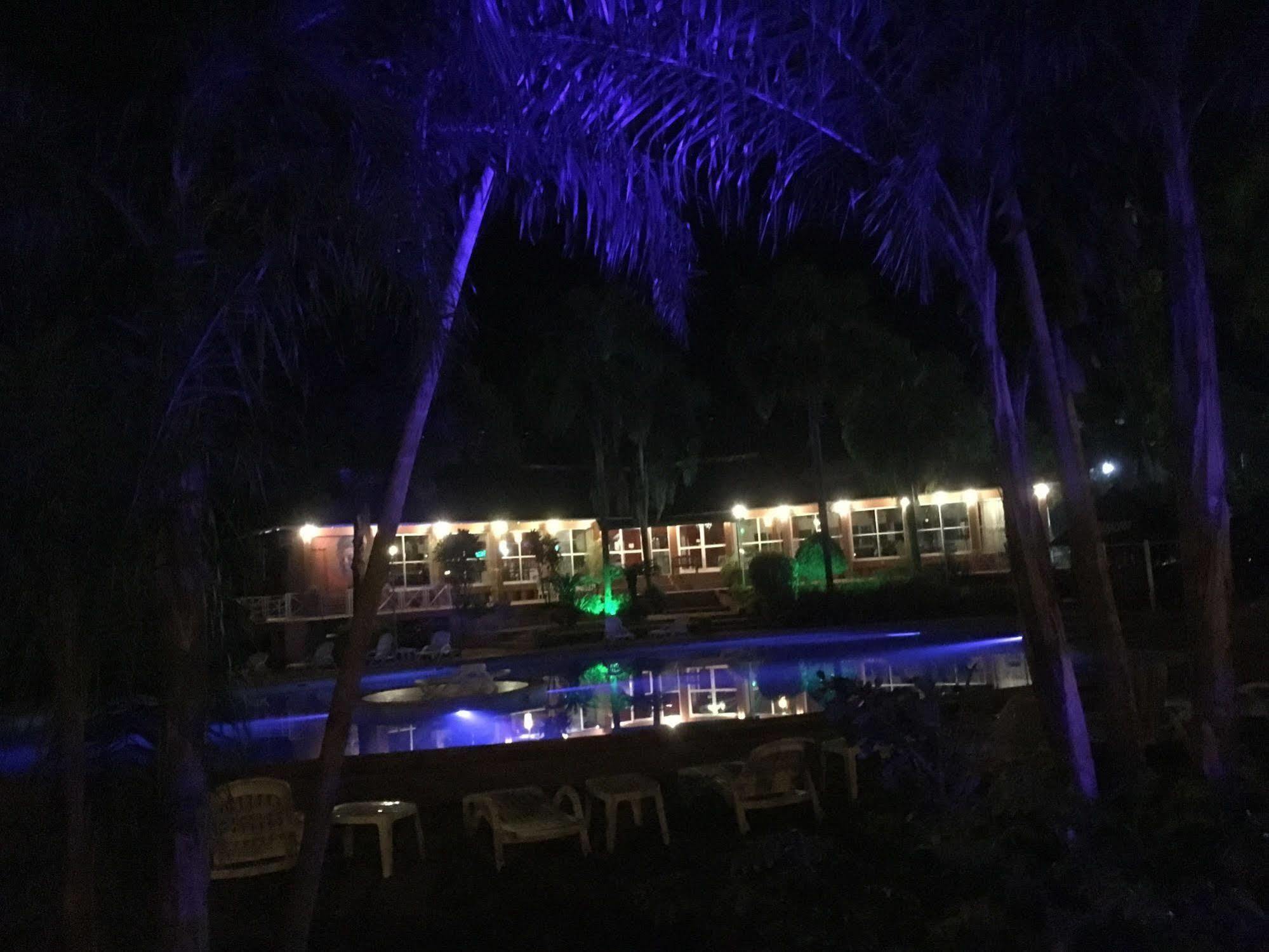 Iguazu Inn Hostel Puerto Iguazú Eksteriør billede