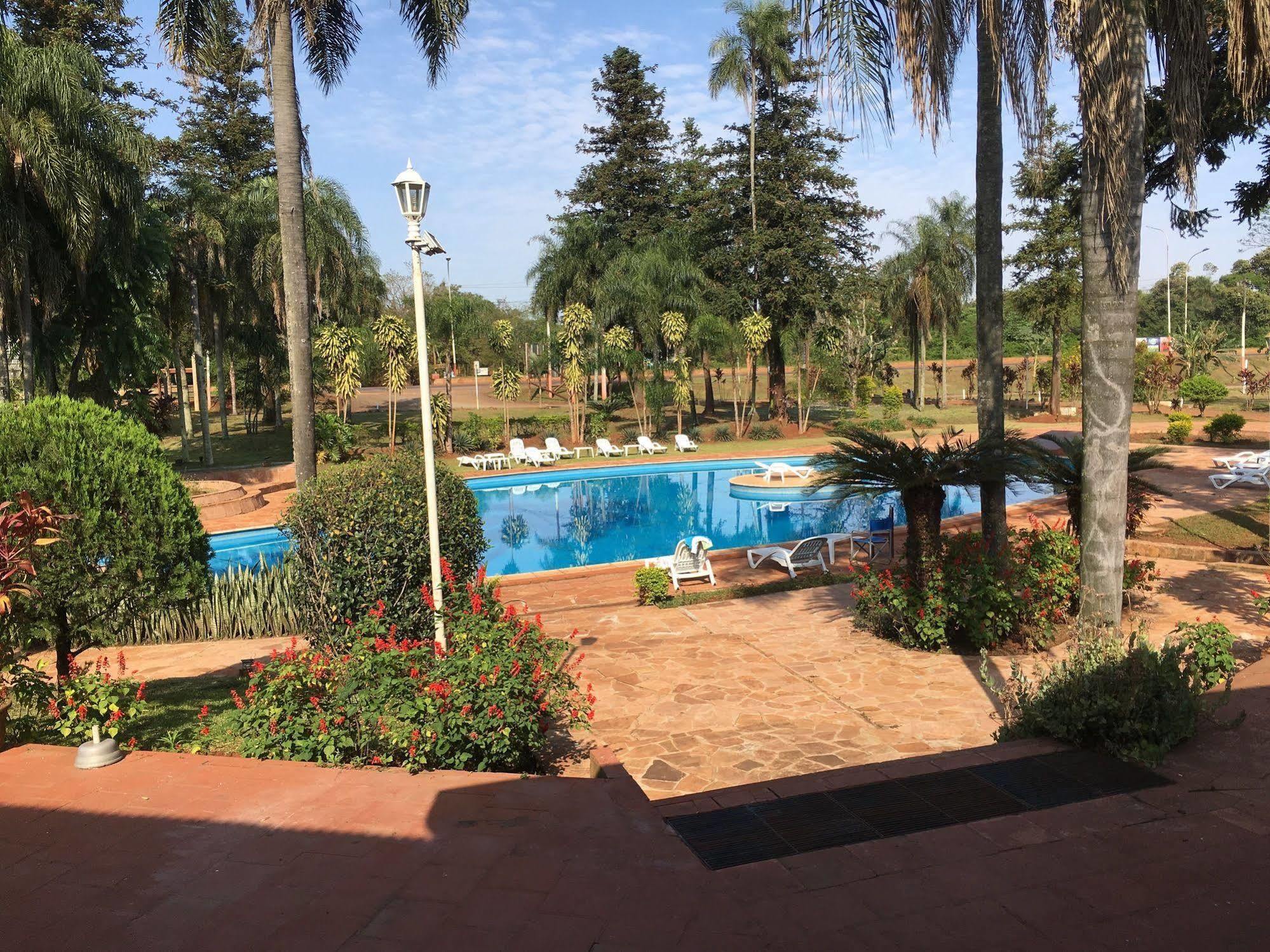 Iguazu Inn Hostel Puerto Iguazú Eksteriør billede