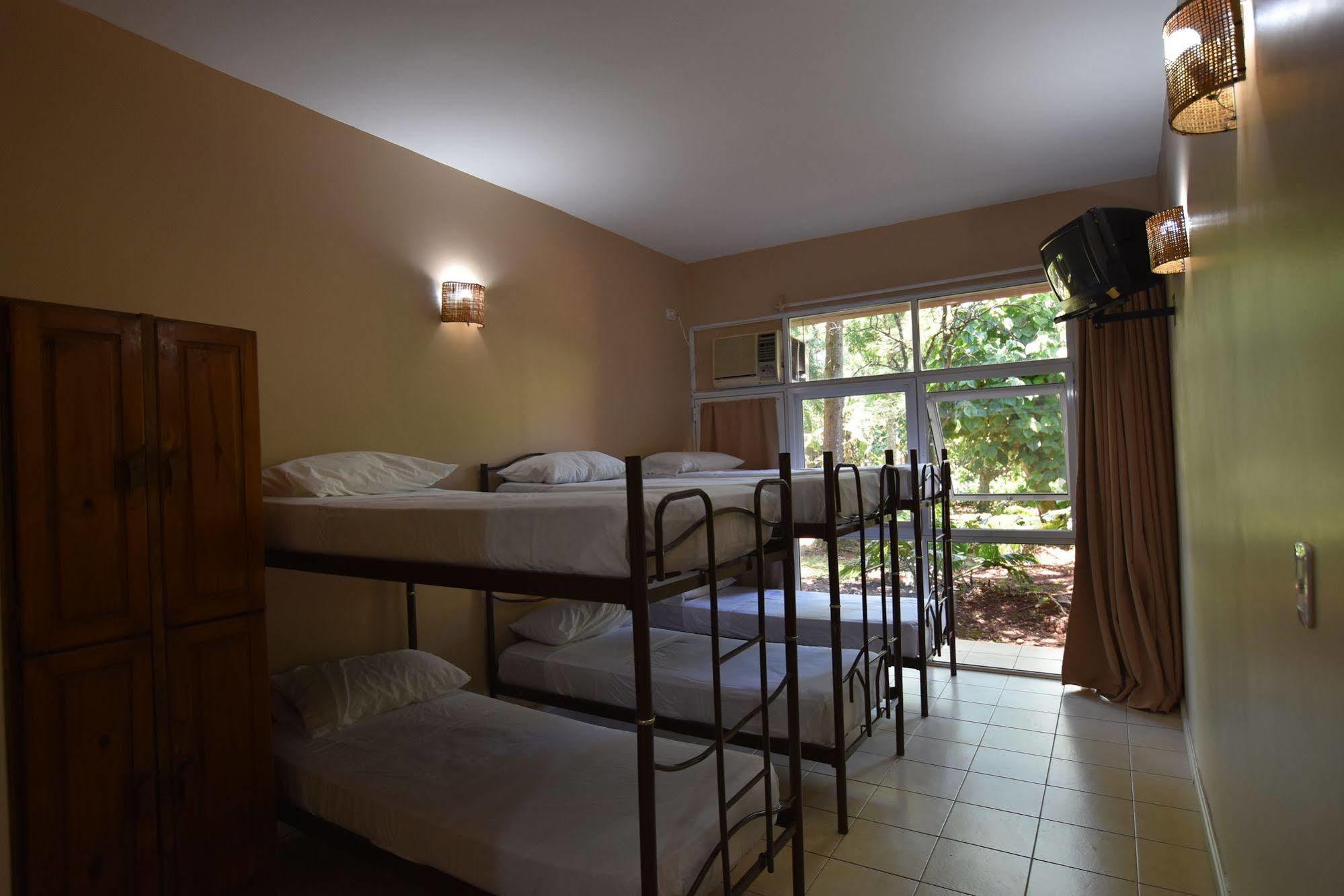 Iguazu Inn Hostel Puerto Iguazú Eksteriør billede